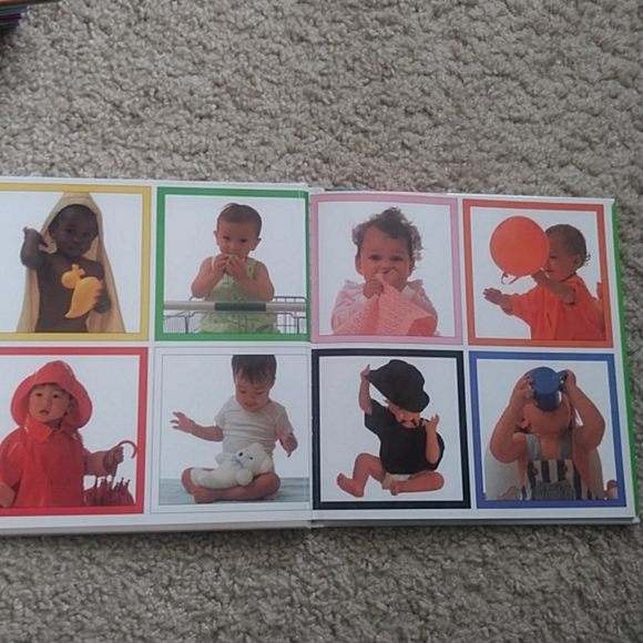 📚 What Color? Book - Picture 2 of 2